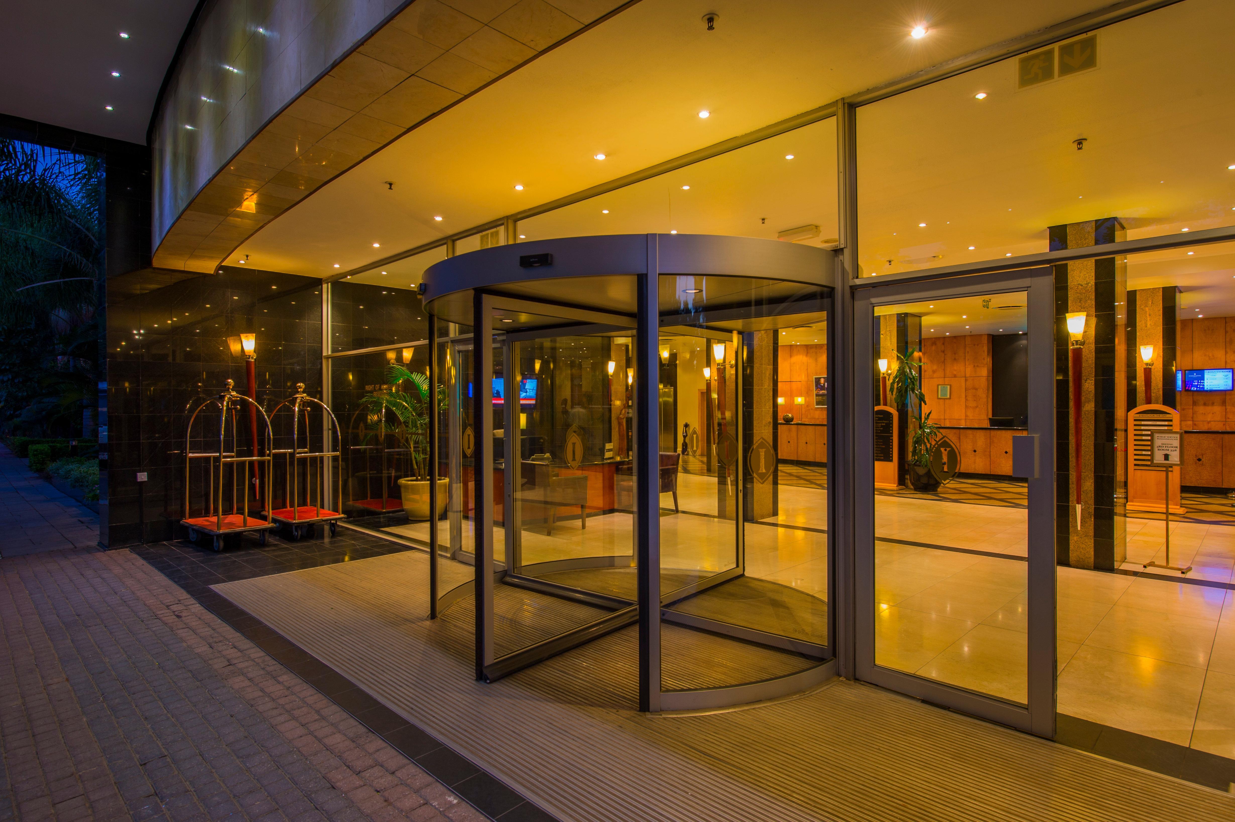 Intercontinental Lusaka By Ihg Экстерьер фото